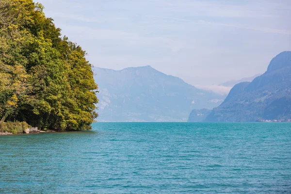 Vista Una Barca Sul Lago Turchese Brienz Svizzera — Foto Stock