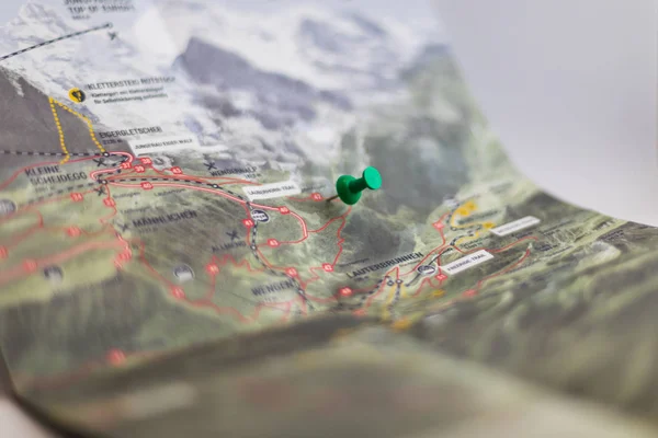 Зеленій Шпильці Позначає Місце Призначення Мапі Швейцарія — стокове фото