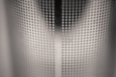 Monocrome makro çekim bir metal çay süzgeci elek, mutfak