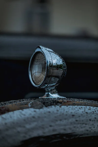 Tiro detalhado de faróis antigos do carro vintage — Fotografia de Stock