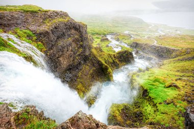 İzlanda westfjords dynjandi şelale aşağı görünümü