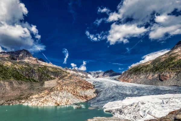 スイスアルプスの溶融ローネ氷河のパノラマ — ストック写真