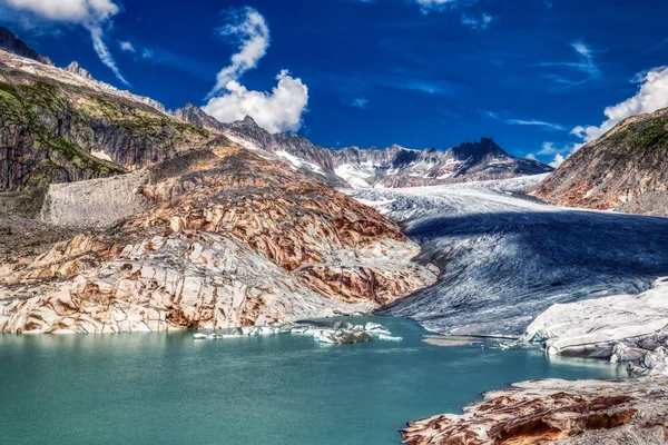 Panorama dello scioglimento del ghiacciaio del Rodano nelle Alpi svizzere — Foto Stock