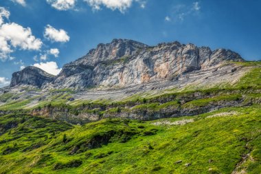 Leuk Gemmi geçiş üzerinde klasik İsviçre zammı Hdr panorama