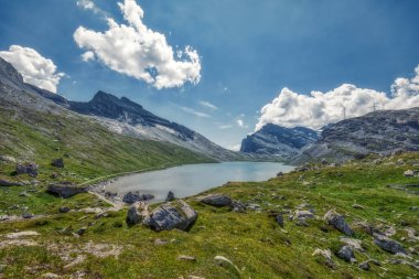 Leuk Gemmi geçiş üzerinde klasik İsviçre zammı Hdr panorama
