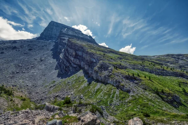 Panorama HDR della classica escursione svizzera sul passo Gemmi da Leuk — Foto Stock
