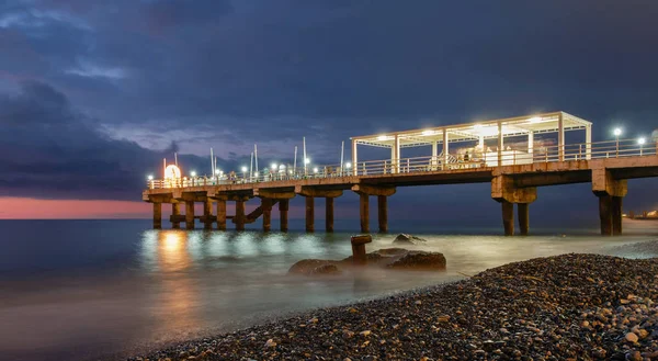 Işıklı İskelesi'yakın kayalık plaj 