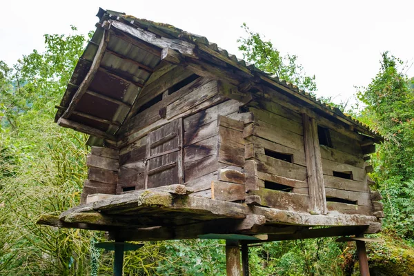 Cabana Armazenamento Madeira Velha Para Milho — Fotografia de Stock