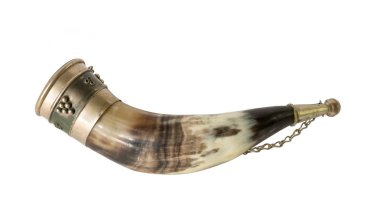 Beyaz arka plan üzerinde izole içme içmek boynuz