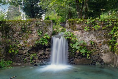 Şelale terkedilmiş havuzu