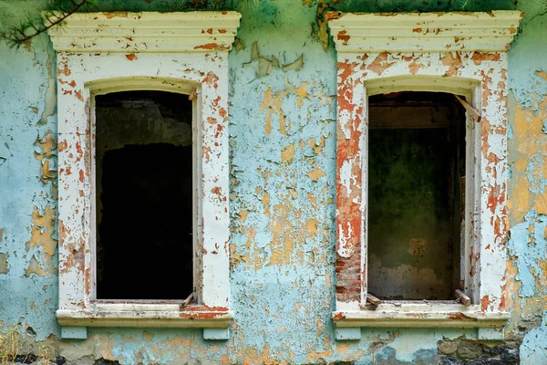 Grunge Renk Çöktü Duvar Penceresiyle — Stok fotoğraf