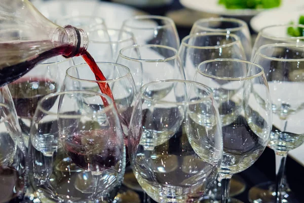 Víno Stéká Brýle Selektivní Ostření — Stock fotografie