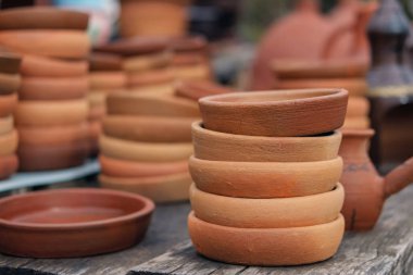 Kil tencere ve fırın tava, seçici odak 