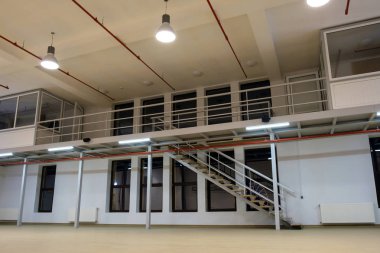 Asma kat büyük bir boş odası iç