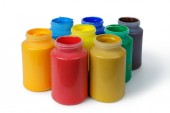 Akrylové barvy v plastových nádobách