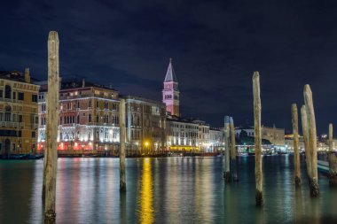 Büyük kanal boyunca manzara manzarası 