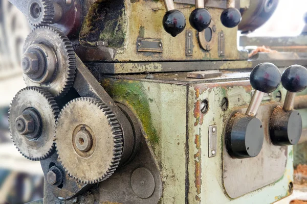 Detalle de la vieja máquina oxidada — Foto de Stock