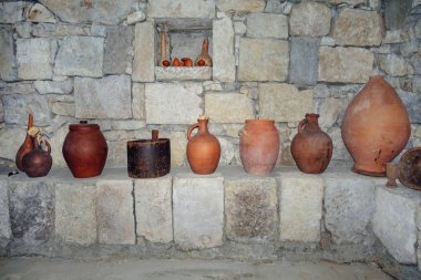Gürcü marani (özel sürahi şarap saklamak için mahzen)