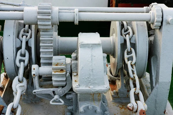 Anchor lifting mechanism engine