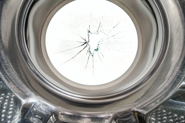 Разбитое Стекло Двери Стиральной Машины Черным Фоном Вид Изнутри — стоковое фото