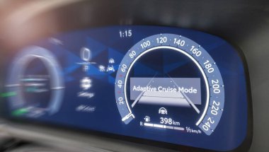 Otopark kipinde bir araç paneli, seçici odak