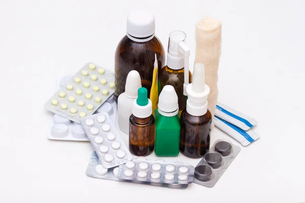 Ποικιλία Φαρμάκων Και Χαπιών Λευκό Φόντο Έννοια Της Λίστας Φαρμάκων — Φωτογραφία Αρχείου