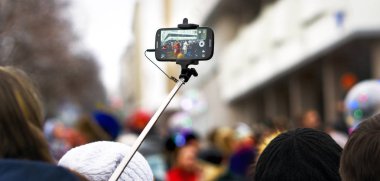 Selfie sopa gerekli belgili tanımlık smartphone fotoğraflandı ne olmak daha uygun olacaktır. Dikey fotoğraf