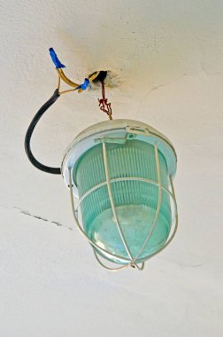 bir tavan ışık kalitesinin kurulumu