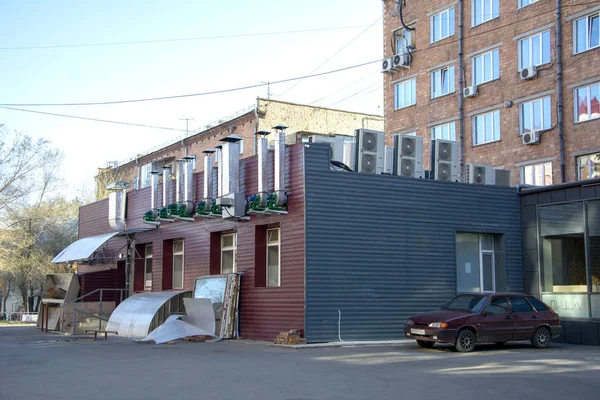 Ventilation Och Luftkonditionering Restaurangköket Utsikt Från Gatan — Stockfoto