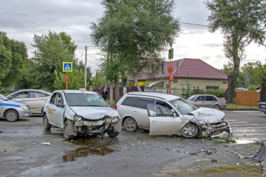Abakan, Rusya 09/12/2019: Şehirde trafik kazası 