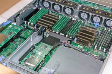 Yüksek performanslı sunucu dahili