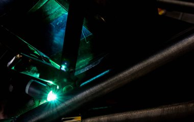 Adam TIG ışıklar parlak parlak beyaz yıldız patlaması blooms ile kaynak