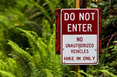 Zam bitkiler ile yetkisiz araç yok sadece işareti girmeyin