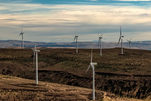 Green Sustainable Energy Windmill Power Turbine Electricity Generators Rolling Hills — Stock Photo, Image