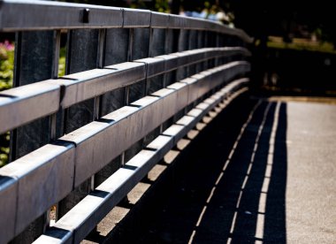 Görüntü ile gölgeni soyut çelik el raylar