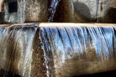 Soyut su çeşmesi yakın görünüm