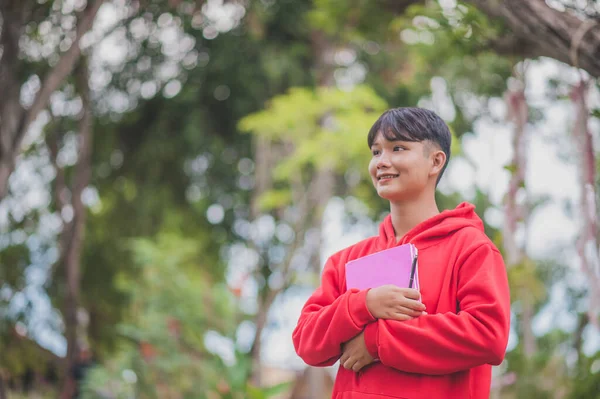 Jovem Asiático Menino Segurando Livro Livre Volta Para Escola Concept — Fotografia de Stock