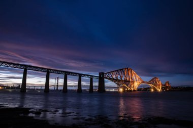 akşam Queensferry İskoçya Edinburgh yakınındaki içinde 2 Köprüsü