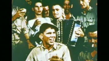 USAAF - Pilotlar birlikte oturur ve müzik yaparlar