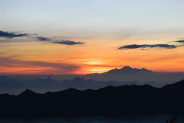 Early Sunrise View Gunung Batur Volcano Bali Indonesia Visible Silhouette — Stock Photo, Image