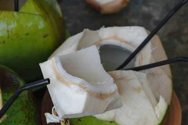 Boissons Noix Coco Prêtes Avec Des Pailles Dedans — Photo