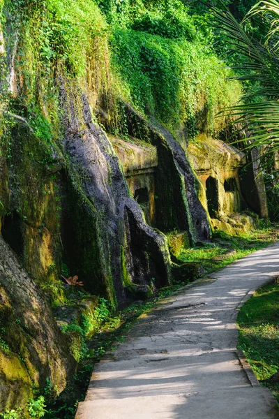 Gemeißelt Steinernen Alten Gunung Kawi Tempel Mit Königlichen Gräbern Die — Stockfoto