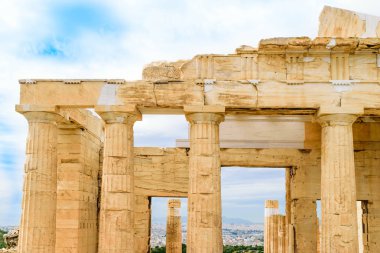 Atina'da Akropolis Propylaea anıtsal geçitler