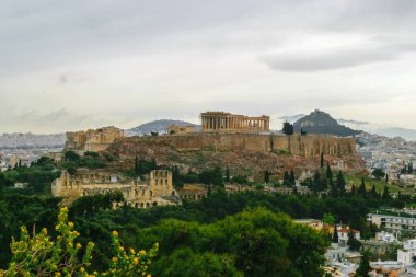 Yunanistan'da Akropolis ve Atina şehir manzarası