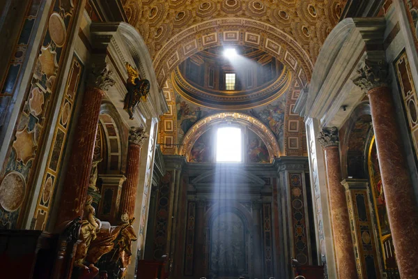 バチカン市国、バチカン19 6月2019サンピエトロ大聖堂 — ストック写真