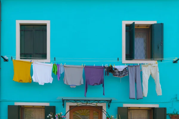House and laundry in Burano island, Venice — Stock Photo, Image