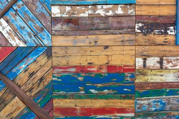 Ahşap panoları duvara yıpranmış. Boyalı parke. Sert ahşap plakalar. Yaratıcı decotarion. Eski ahşap Komiteler arka plan. Grunge tasarım ahşap.