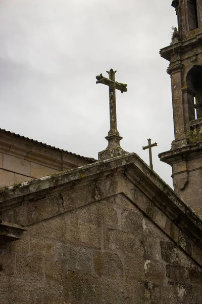 Antigua Iglesia Piedra Con Torre Cruces Detalles Del Monasterio Medieval — Foto de Stock