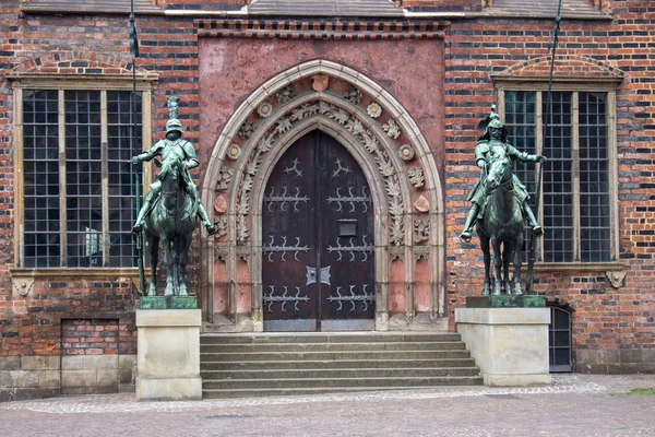 Bremen Alemania 2019 Estatua Bronce Caballeros Medievales Cerca Del Ayuntamiento — Foto de Stock