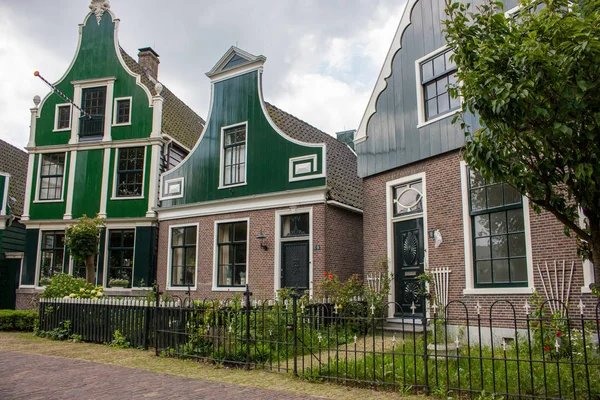 Fachada Edificios Holandeses Tradicionales Pueblo Casas Ladrillo Madera Zaanse Schans — Foto de Stock